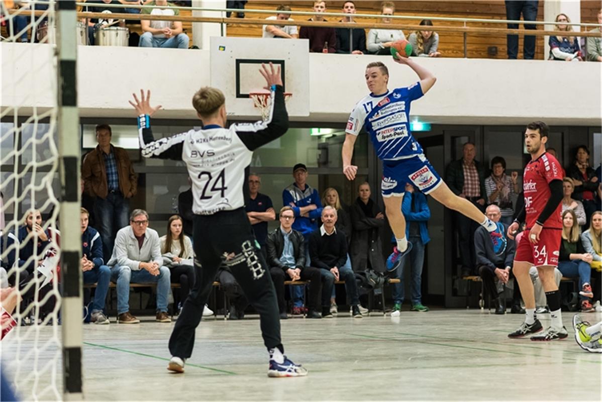 Marvin Heinz (SG H2Ku Herrenberg #24), Daniel Weckenmann (TV Weilstetten #17),TV...