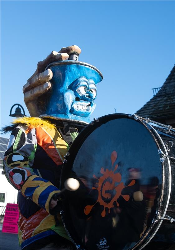 Maskenabstauben Fasnet in Gärtringen 1 / 2020 Foto: Schmidt