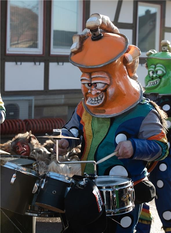 Maskenabstauben Fasnet in Gärtringen 1 / 2020 Foto: Schmidt