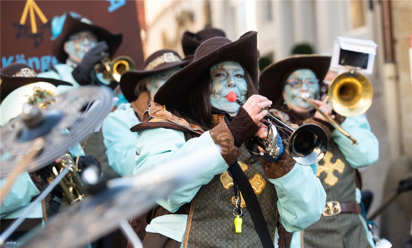 Maskenabstauben Fasnet in Herrenberg 1 / 2020 Foto: Schmidt