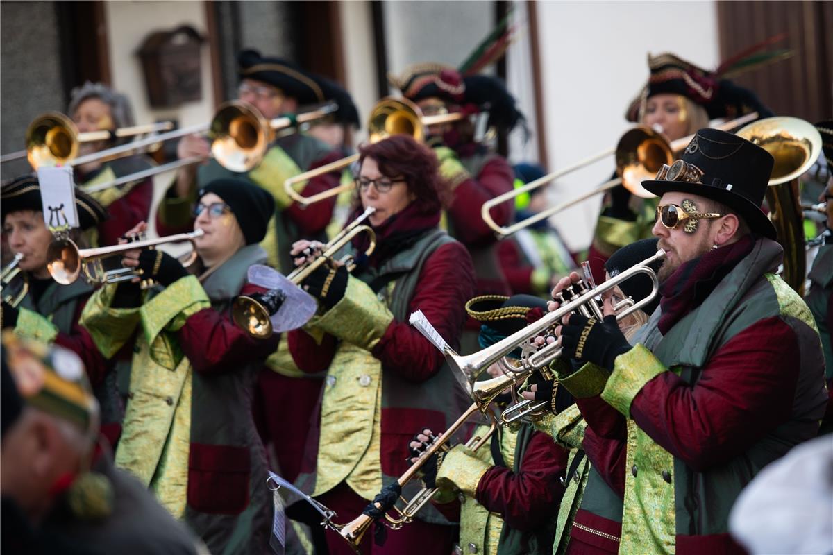 Maskenabstauben Fasnet in Rohrau 1 / 2020 Foto: Schmidt