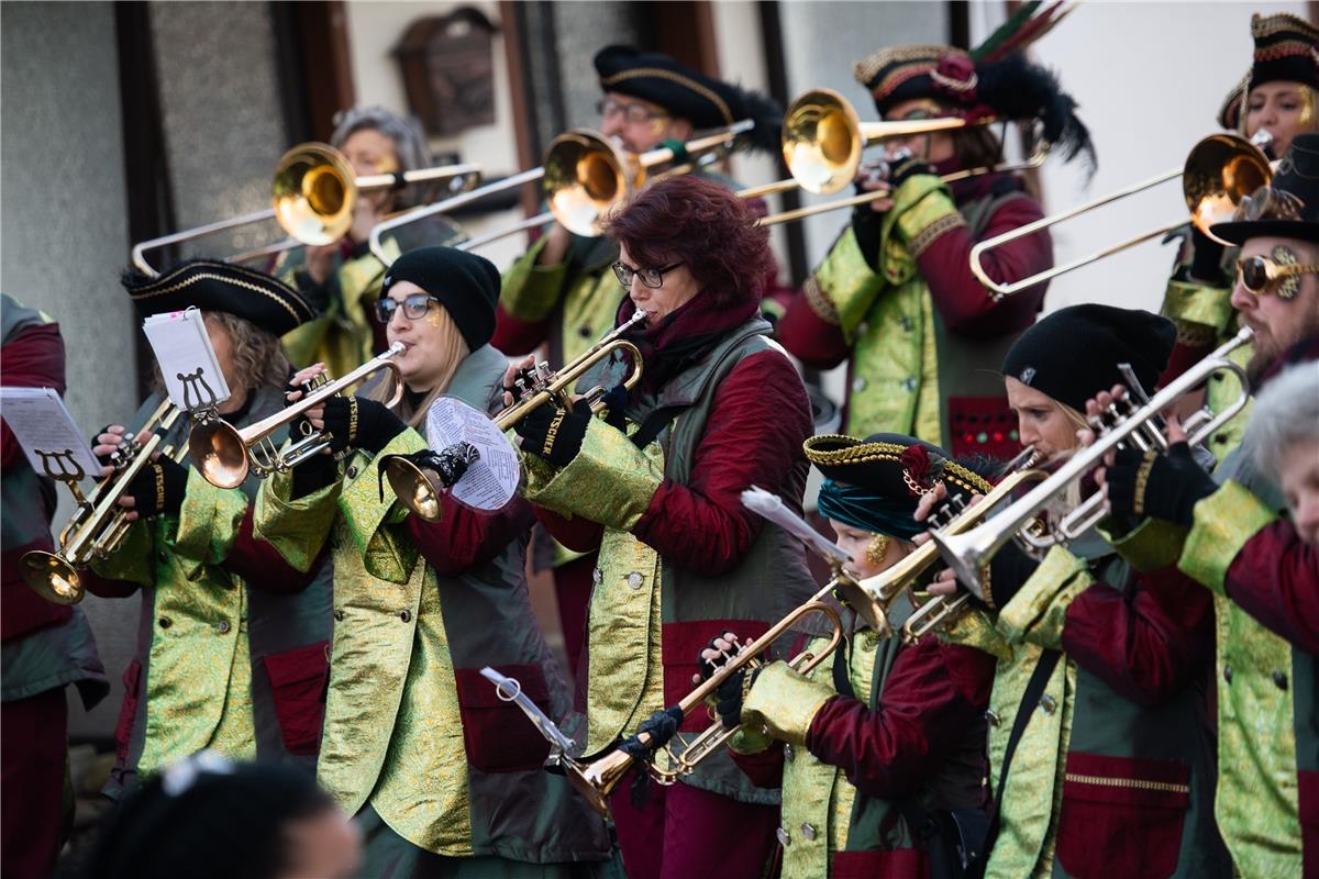 Maskenabstauben Fasnet in Rohrau 1 / 2020 Foto: Schmidt