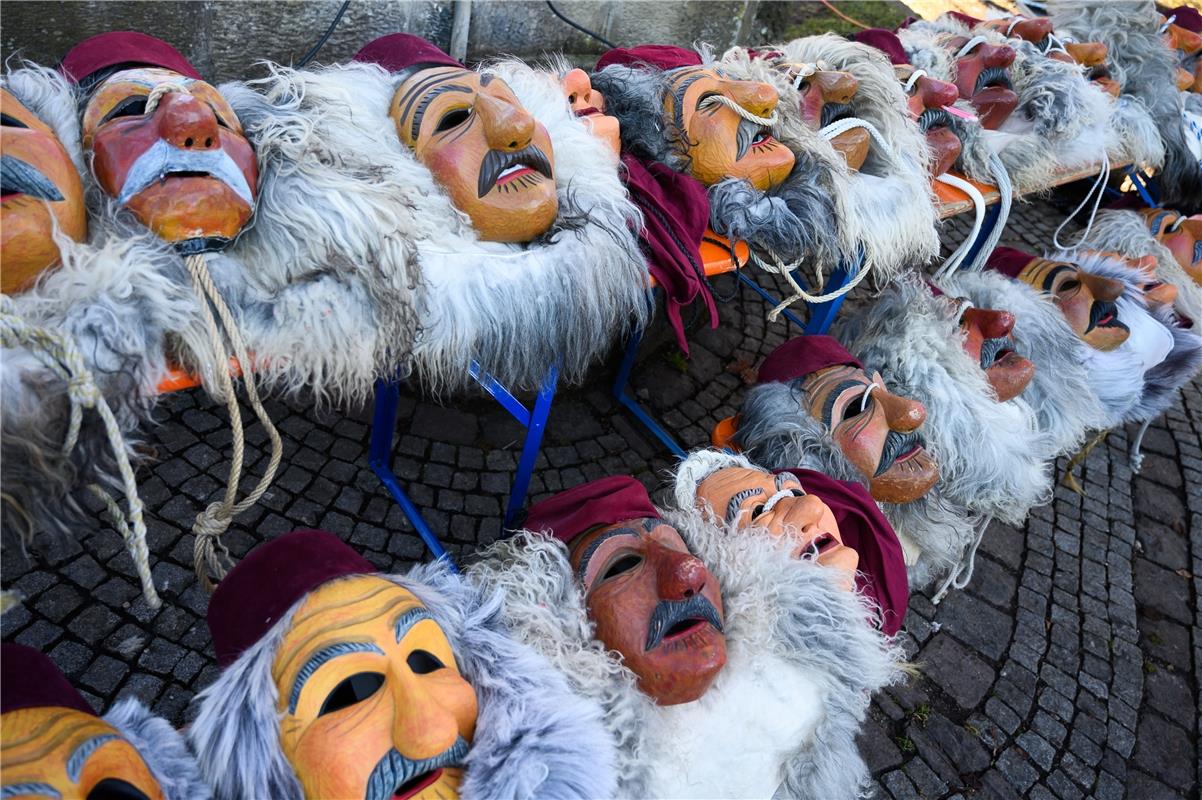 Maskenabstauben Fasnet in Rohrau 1 / 2020 Foto: Schmidt