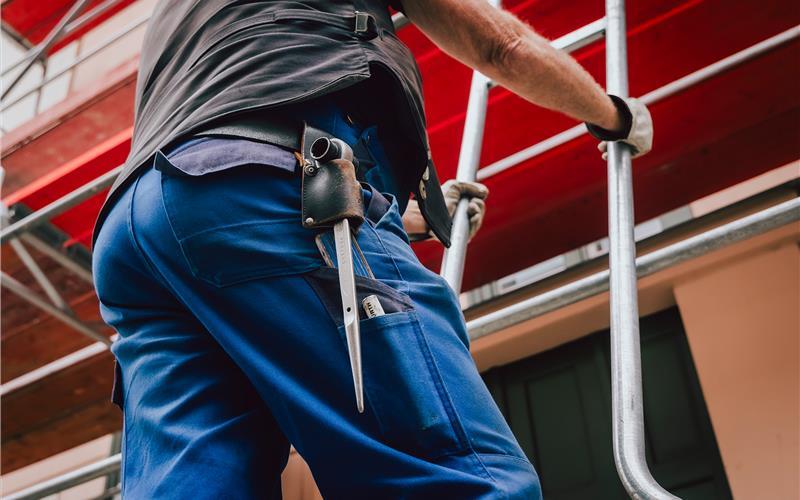 Mehr Lohn für Gerüstbauer. GB-Foto: gb