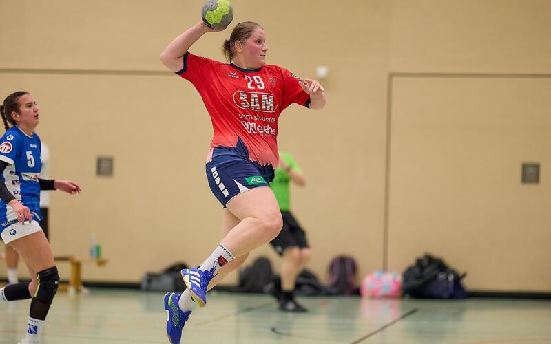 Mit 43 Jahren zählt Katrin Schröder zu einer der Leistungsträgerinnen im Team der SG H2Ku Herrenberg. Die ehemalige Bundesliga-Spielerin krönt ihre Laufbahn mit dem Regionalliga-Aufstieg des Herrenberger Teams. GB-Foto: Eibner/Gerald Oelze-de Stoppany