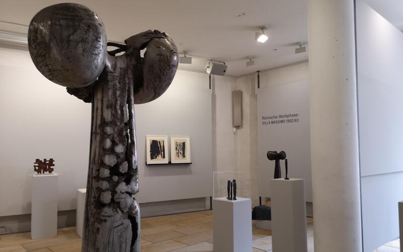 Mit Ausstellung und Katalog wird das Werk Hans Dieter Bohnets erstmals in seiner ganzen Breite vorgestellt – und ein Bildhauer neu entdeckt, dessen Arbeiten das Gesicht vieler Städte bis heute prägen. GB-Foto: Schilpp