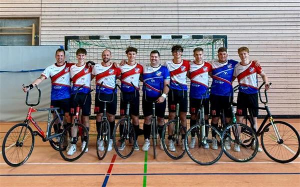 Mit diesem Aufgebot startete der RV Gärtringen in Backnang in die Fünfer-Bundesliga-Saison (von links): Markus Schäfer, Georg Keim, Kai Schäfer, Jannes Müller, Kevin Seeber, Oskar Schimmel, Simon Becker, Michael Berner und Valentin Fischer. GB-Foto: gb