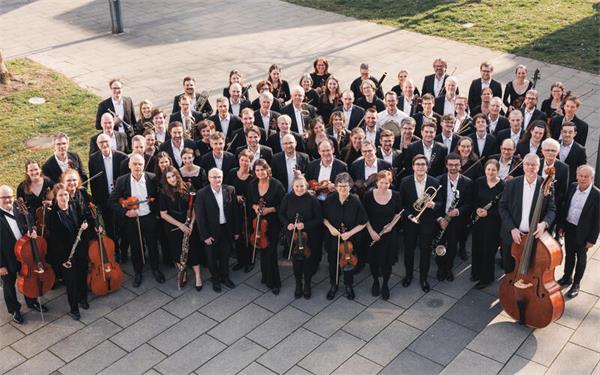 Mit knapp 100 Musikerinnen und Musikern zählt die Süddeutsche Philharmonie zu den größten projektorientierten Sinfonieorchestern in der Region. GB-Foto: gb