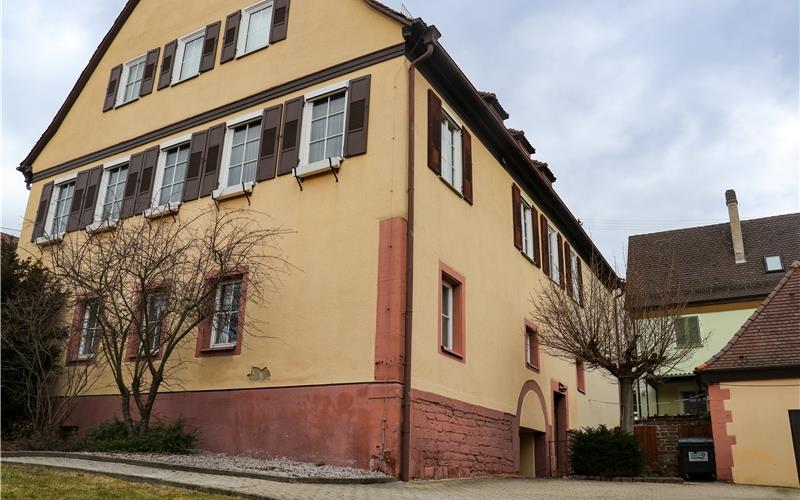 Mit knapp 2,4 Millionen Euro werden Sanierung und Umbau des Gültlinger Rathauses zu Buche schlagen. GB-Foto: Geisel