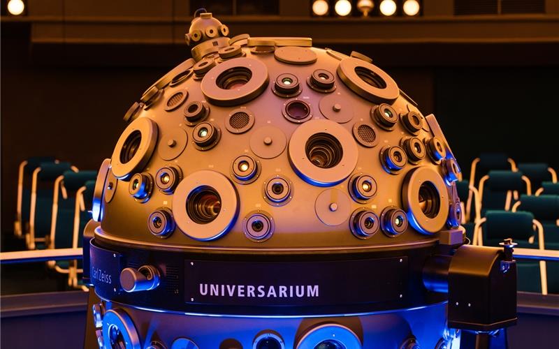 „Gäubote“-Familien-Tour: Die faszinierende Welt des Universums am Himmel Mit modernster Projektionstechnik ist das Stuttgarter Planetarium ausgestattet. GB-Foto: gb