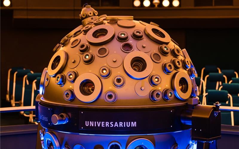 Mit modernster Projektionstechnik ist das Stuttgarter Planetarium ausgestattet. GB-Foto: gb