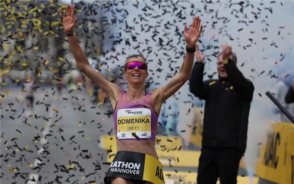 Mit neuer persönlicher Bestzeit hat Domenika Mayer das Marathon-Rennen bei der DM in Hannover gewonnen.GB-Foto: Kiefner