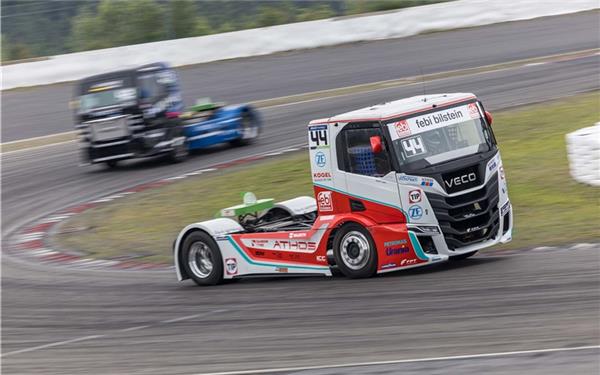 Mit präzisem Fahrstil lenkte Steffi Halm ihren Truck mehrmals in Top-6-Platzierungen. GB-Foto: gb