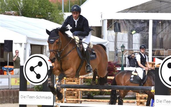 Mogheeth Alshehab (Gültstein/RFV Herrenberg), hier auf dem Anfang Juli verkauften Springpferd Commander, geht ab Freitag in Nordstetten an den Start. GB-Foto: Häusler