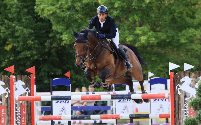 Mogheeth Alshehab (Gültstein/RFV Herrenberg), hier auf seinem Holsteiner Saphir, hat in Weilheim/Teck als Titelverteidiger den ersten und zweiten Platz belegt. GB-Foto: fh