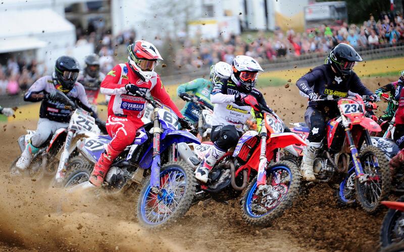 Motocross-Action hautnah: Deshalb kommen die Zuschauer an den Schützenbühlring. GB-Foto: photostampe