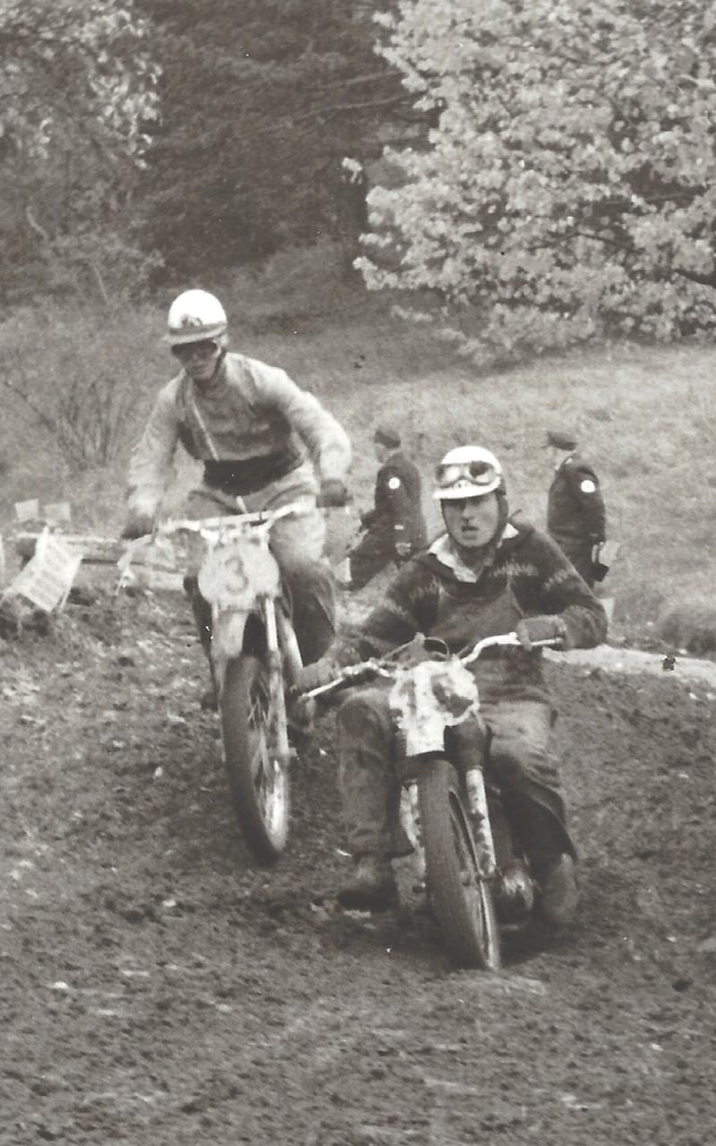 Von der Wiese war danach nicht mehr viel zu sehen Motocross-Rennen in Herrenberg: Auf der Strecke von 1,2 Kilometern zogen die Fahrer zum Teil tiefe Furchen (Mitte)GB-Fotos: MSC-Archiv/Roland Baumann