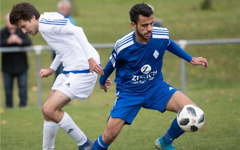 Mustafa Al Hamad (rechts) geht keinem Zweikampf aus dem Weg. GB-Foto: Schmidt