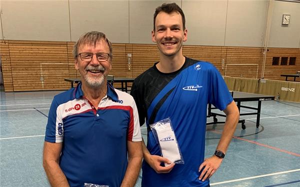 Nach dem Hitze-Wettkampf in der Halle lagen Karl-Heinz Ardelt (links) und Tim Holzapfel vorne. GB-Foto: tho