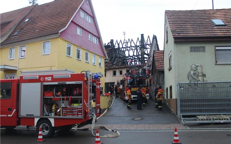 200 000 Euro Schaden bei Großbrand Nach den Flammen war vom Brandhaus nicht mehr viel zu retten GB-Fotos: gb, SDMG/Schulz