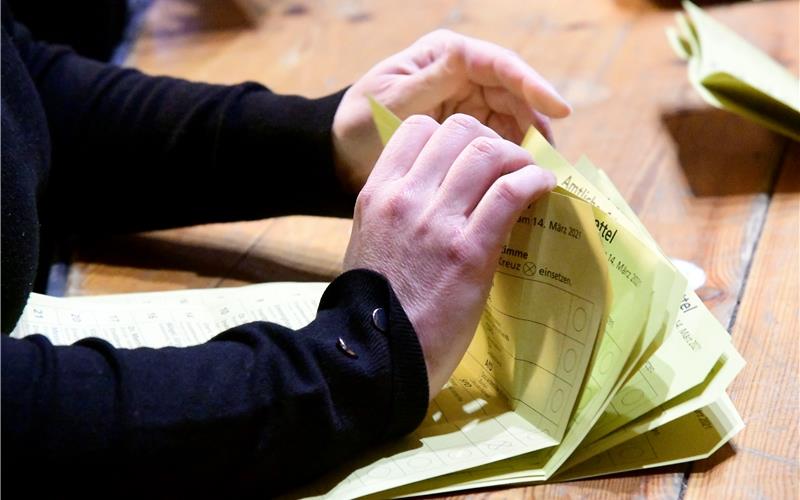 Nach der Stimmenauszählung (hier in der Herrenberger Stadthalle) stehen auch die Ausgleichsmandate festGB-Foto: Holom