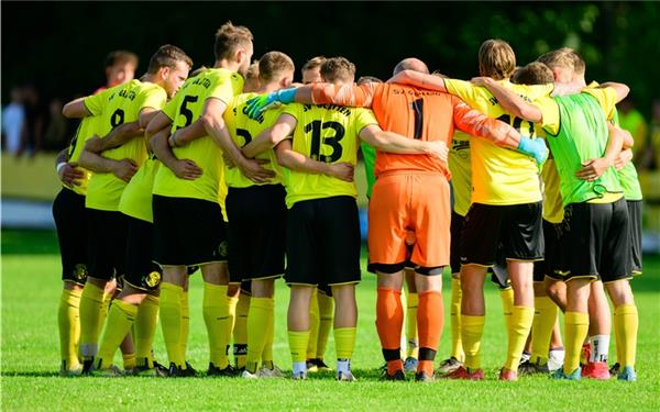 Nach gewalttätigem Foulspiel des Gegners verließ das Team des SV Glatten bei einem A-Liga-Spiel den Platz. GB-Foto: Eibner