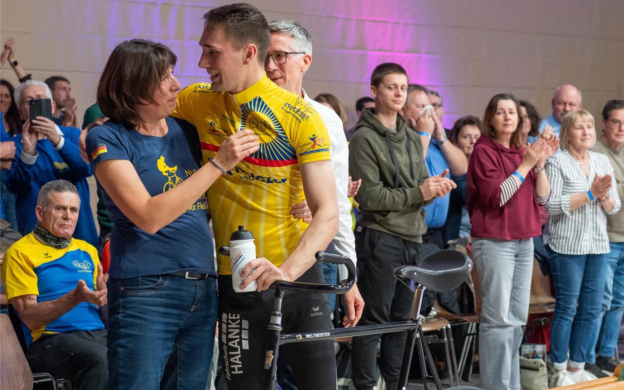 Nebringen, Hermann-Wolf-Halle, Kunstradfahren-Weltcup, Abschiedsvorstellung von ...