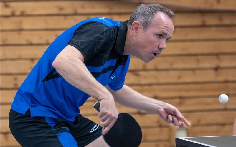 Nervenstark: Jens Seidel drehte noch einen 1:2-Satzrückstand gegen Markus Mezger. GB-Foto: Vecsey
