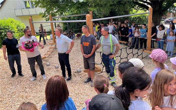 Neue Kletter- und Balancieranlage für Jettinger Grundschüler