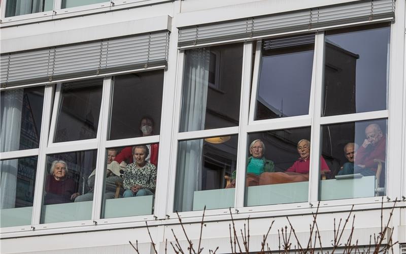 Neue Corona-Regeln in Kliniken und Pflegeheimen Neue Vorona-Verordnung: In Pflegeheimen gibt es jetzt Lockerungen GB-Foto: Archiv