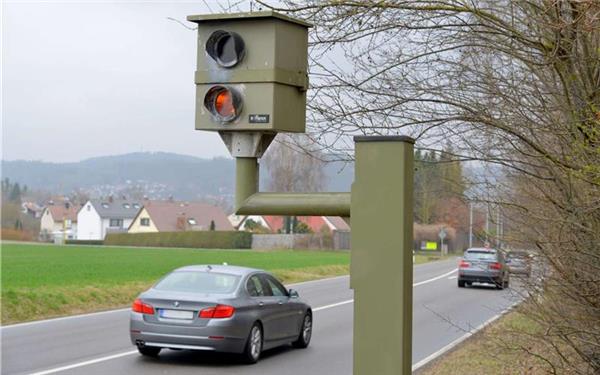 Nicht jeder Blitzer ist scheinbar scharfgestellt. GB-Foto (Archiv): Holom