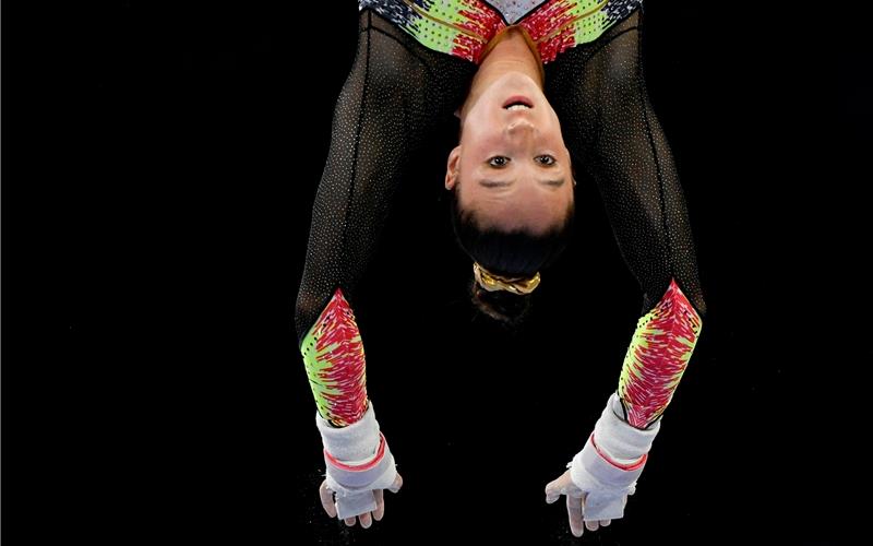 Verlosung: Karten für den DTB Pokal gewinnen Nina Derwael am Stufenbarren in Aktion. GB-Foto: Eibner/Michael Weber