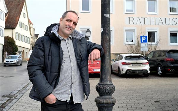 Norbert Gimpl kandidiert für die Bürgermeisterwahl in Ammerbuch. Er ist der erste Kandidat. GB-Foto: Holom