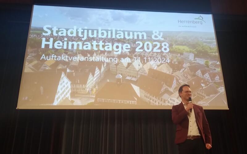 Oberbürgermeister Nico Reith bei der Auftaktveranstaltung zum Stadtjubiläum: Die Vorbereitungen sollen mit den Bürgern Herrenbergs in den kommenden Monaten intensiviert und professionalisiert werden.GB-Foto
