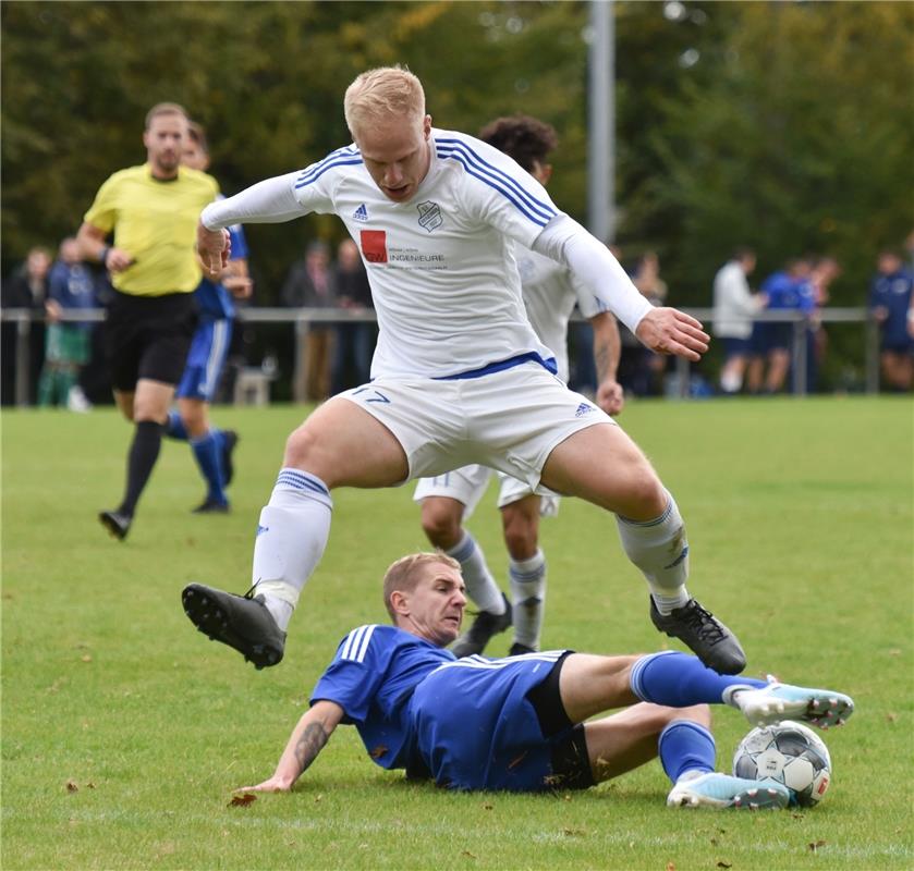 Oberjesingen, Sportplatz, Fußball-Kreisliga A2, SV Oberjesingen (weiß) - VfL Obe...