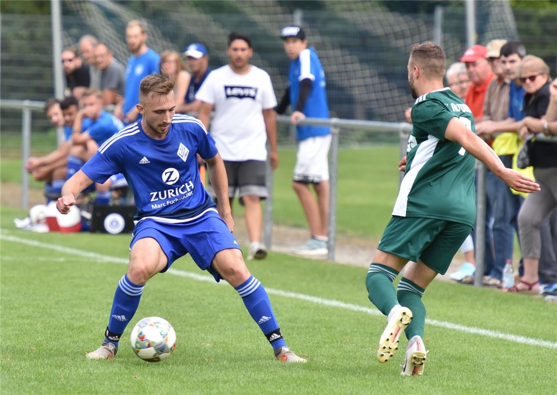 Oberjettingen, Sportplatz, Fußball Kreisliga A1, VfL Oberjettingen (blau) - TV A...