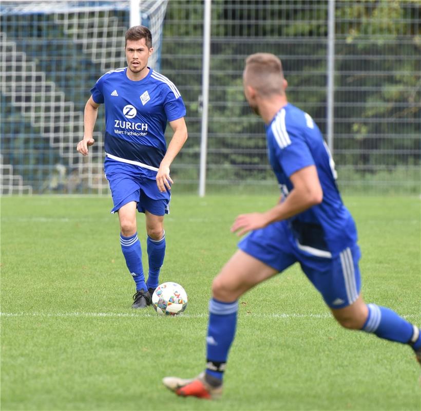 Oberjettingen, Sportplatz, Fußball Kreisliga A1, VfL Oberjettingen (blau) - TV A...