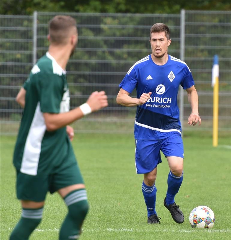 Oberjettingen, Sportplatz, Fußball Kreisliga A1, VfL Oberjettingen (blau) - TV A...