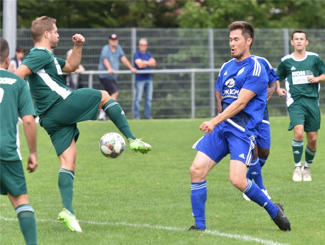 Oberjettingen, Sportplatz, Fußball Kreisliga A1, VfL Oberjettingen (blau) - TV A...