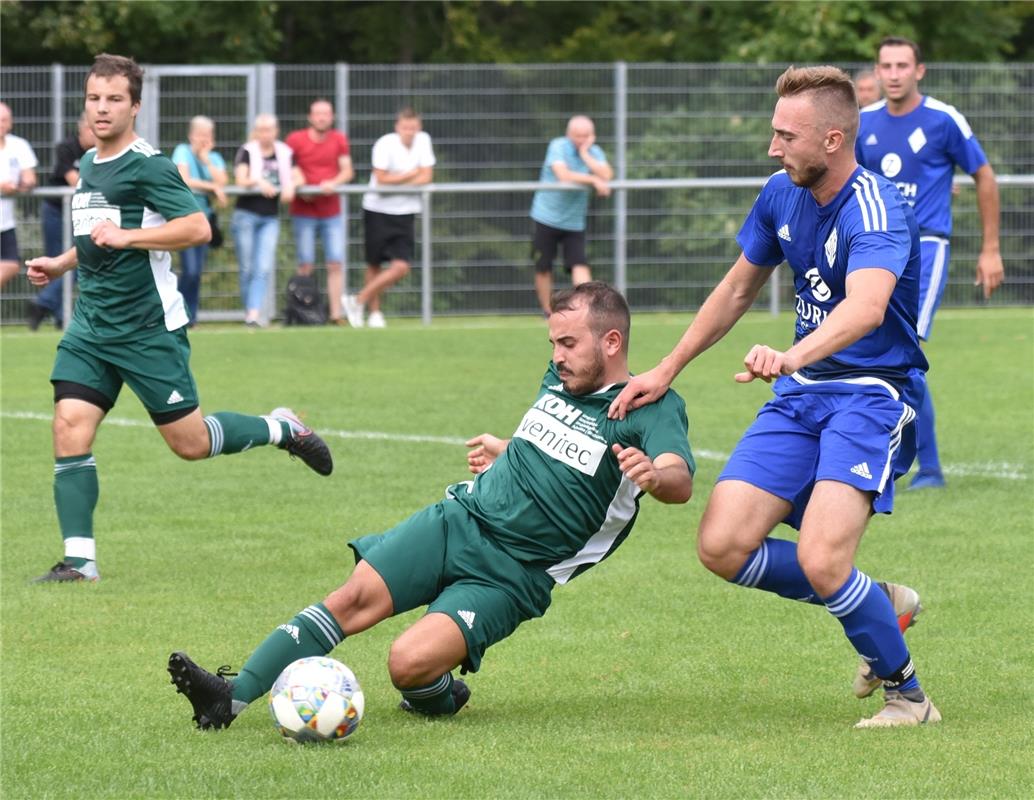 Oberjettingen, Sportplatz, Fußball Kreisliga A1, VfL Oberjettingen (blau) - TV A...