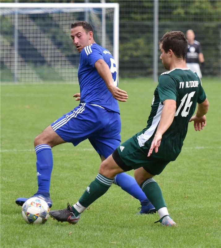 Oberjettingen, Sportplatz, Fußball Kreisliga A1, VfL Oberjettingen (blau) - TV A...