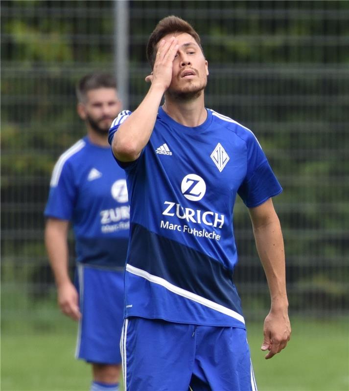 Oberjettingen, Sportplatz, Fußball Kreisliga A1, VfL Oberjettingen (blau) - TV A...