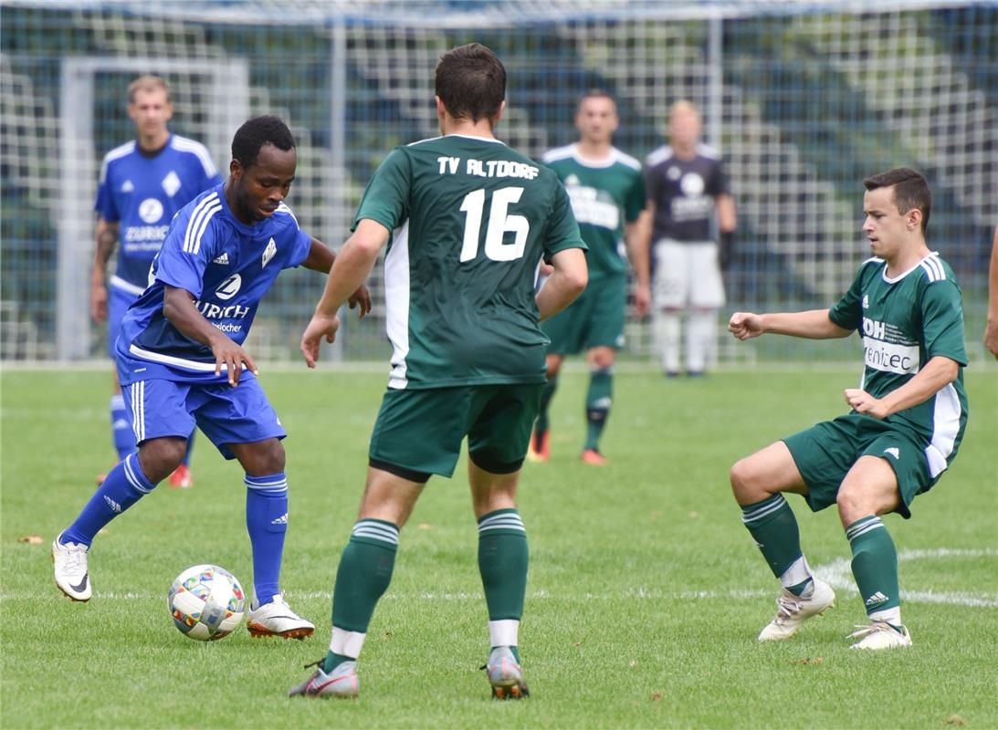 Oberjettingen, Sportplatz, Fußball Kreisliga A1, VfL Oberjettingen (blau) - TV A...