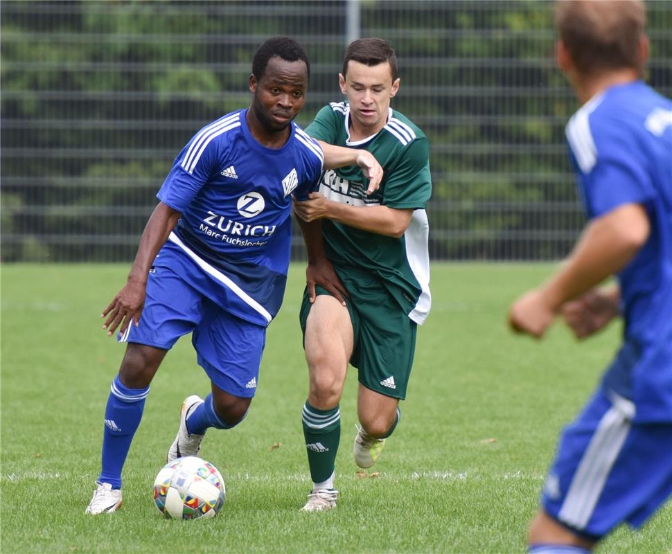 Oberjettingen, Sportplatz, Fußball Kreisliga A1, VfL Oberjettingen (blau) - TV A...