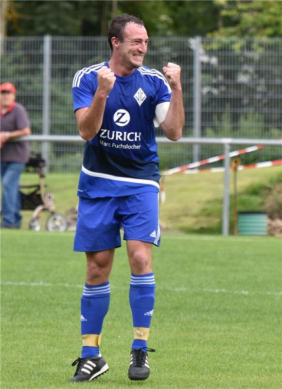 Oberjettingen, Sportplatz, Fußball Kreisliga A1, VfL Oberjettingen (blau) - TV A...