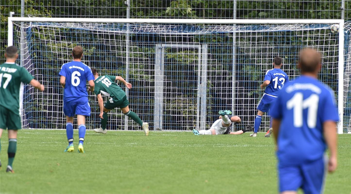 Oberjettingen, Sportplatz, Fußball Kreisliga A1, VfL Oberjettingen (blau) - TV A...