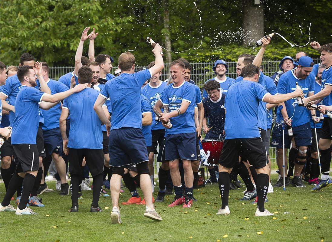 Oberjettingen feiert die Meisterschaft und den Aufstieg in die Bezirksliga - 5 /...