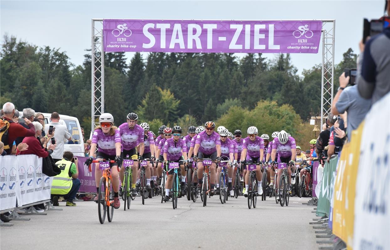 Öschelbronn, Radstadion, Bike Charity Cup,  GB-Foto: Vecsey