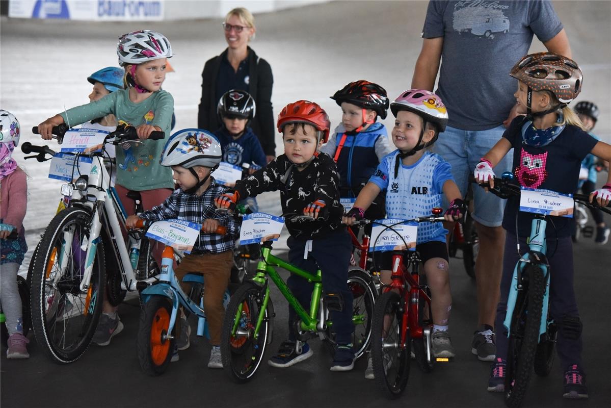 Öschelbronn, Radstadion, Bike Charity Cup,  Kindergartenrunde,  GB-Foto: Vecsey