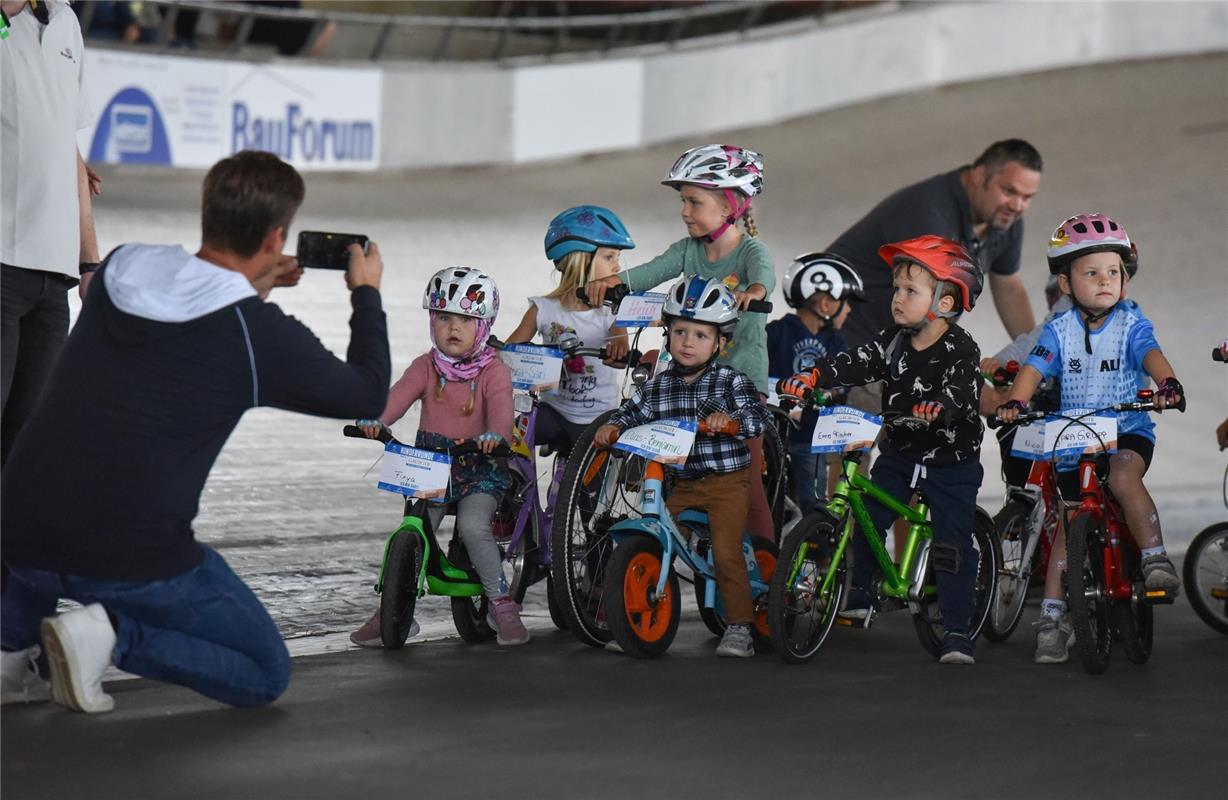 Öschelbronn, Radstadion, Bike Charity Cup,  Kindergartenrunde,  GB-Foto: Vecsey